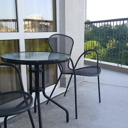 Apartament Biyana